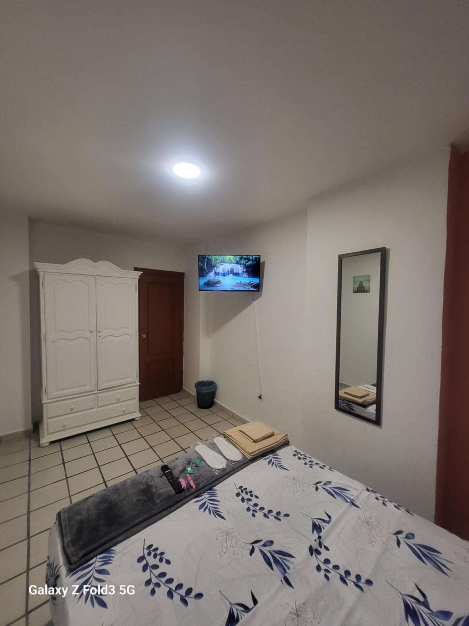 Habitacion Muy Centrica. Granada Exteriör bild